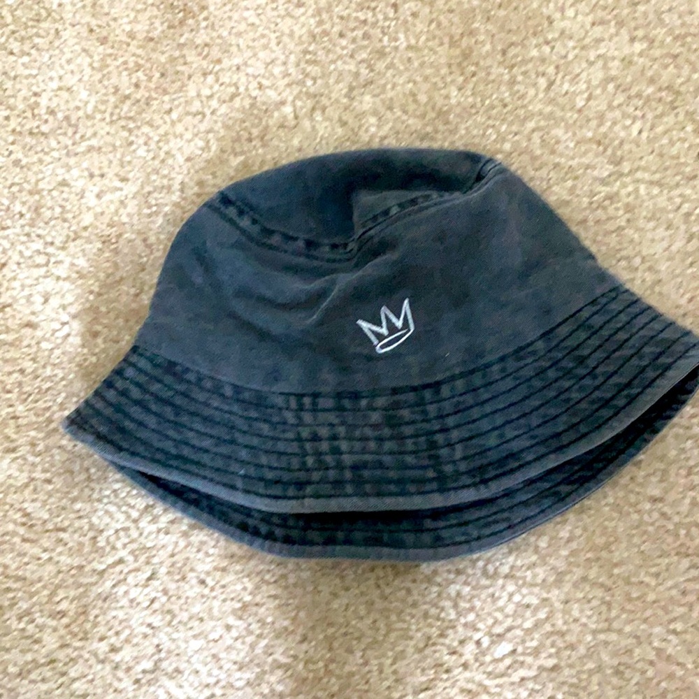 Princess bucket hat